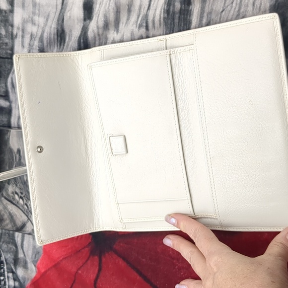 Coach Vintage Trifold Wallet - Picture 13 of 15